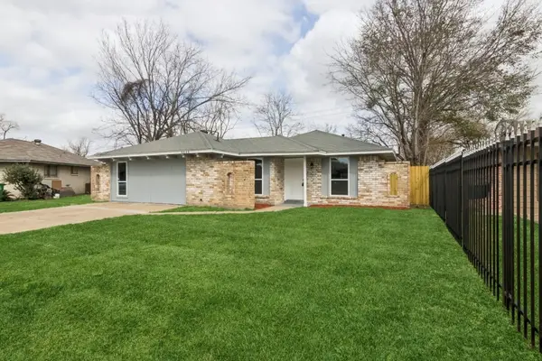 8646 Whitecastle Lane, Houston, TX 77088