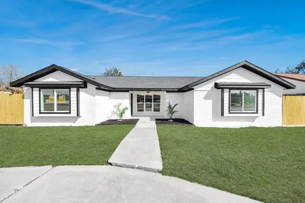 2701 Mustang Road, Alvin, TX 77511