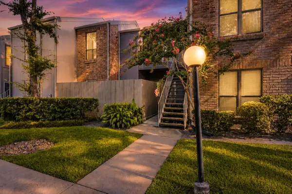 1201 Bering Drive #45, Houston, TX 77057