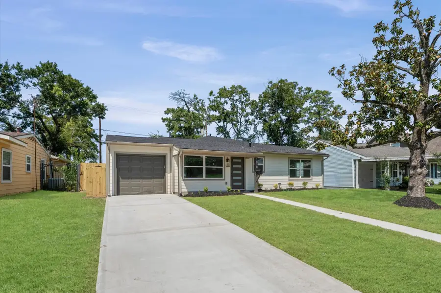 1818 Nina Lee Lane, Houston, TX 77018 - Image #2