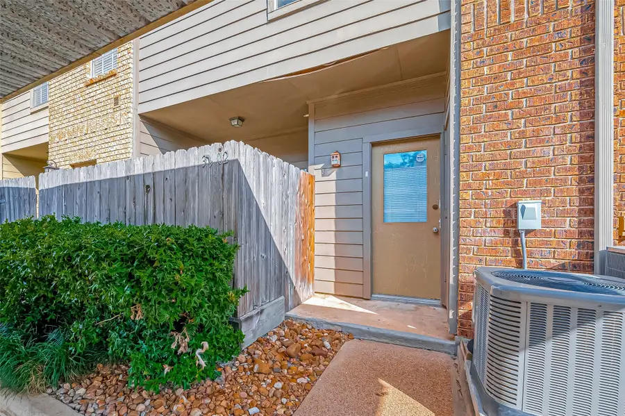 11201 Lynbrook Drive #3202, Houston, TX 77042 - Image #3