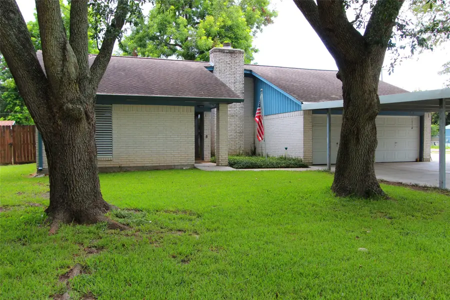 1704 Redwood Circle, Alvin, TX 77511 - #2