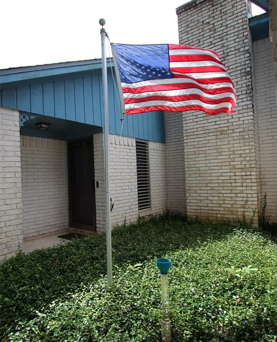 1704 Redwood Circle, Alvin, TX 77511 - #3