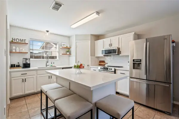 5404 Rio Alamo Street, Rosharon, TX 77583