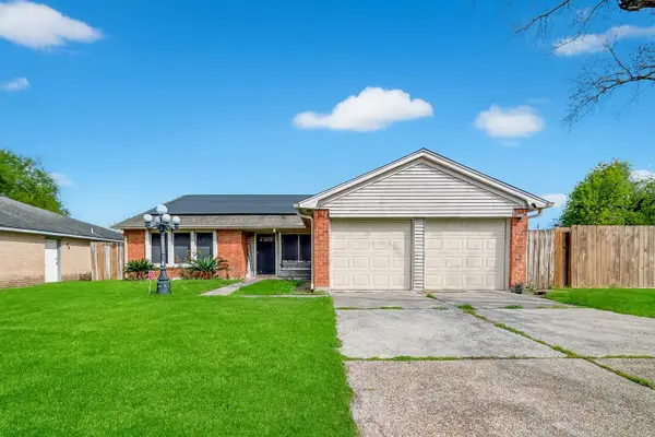 10135 Shell Rock Road, La Porte, TX 77571