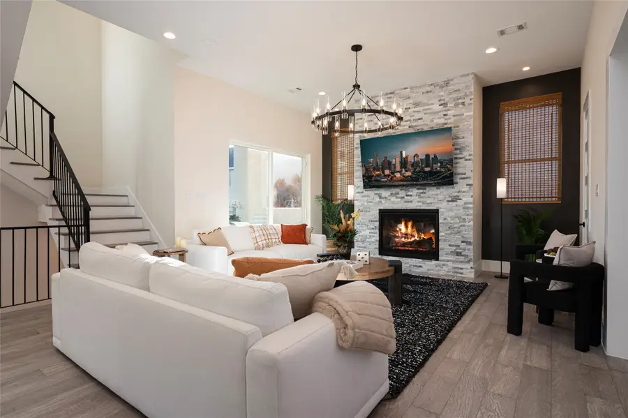 911 Thompson Street, Houston, TX 77007 - #2