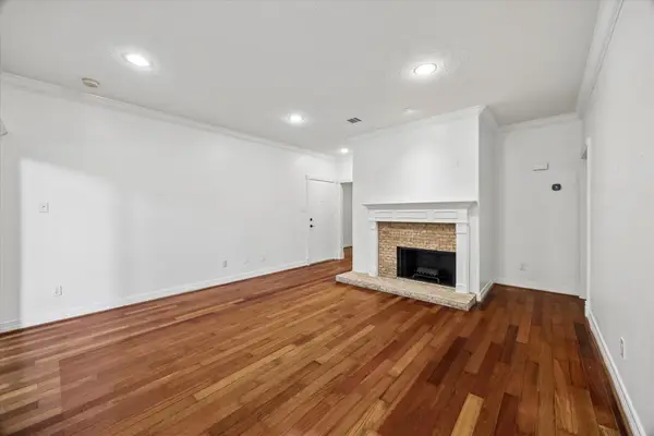 11711 Memorial Drive #515, Houston, TX 77024