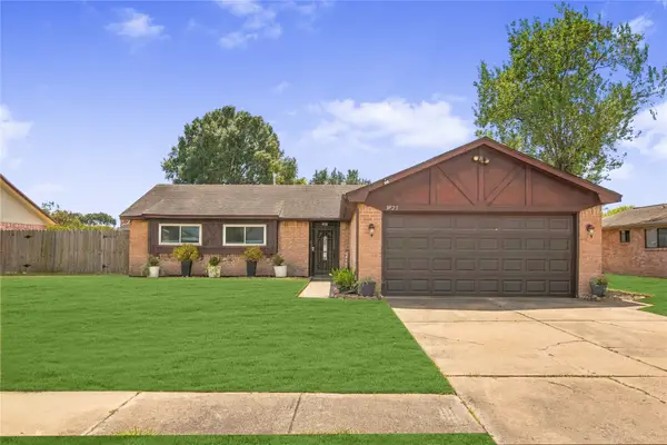 7823 Chasecreek Drive, Houston, TX 77489