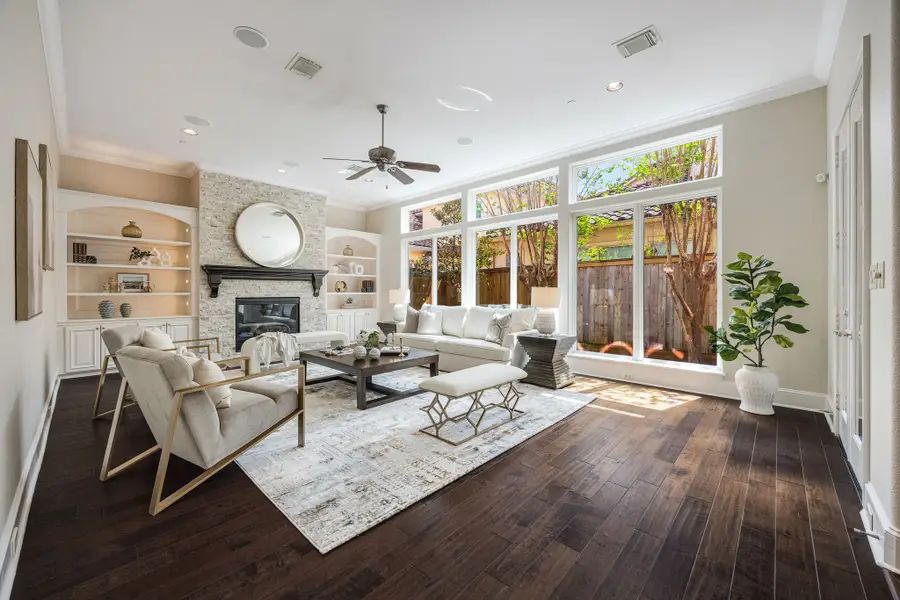 33 N Creekside Court, Houston, TX 77055 - #2