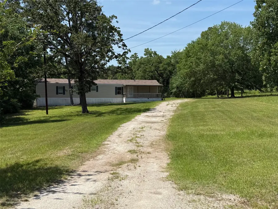 107 Twin Creek Drive, Huntsville, TX 77320 - #2