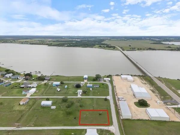 14 Calumet Drive, Palacios, TX 77465