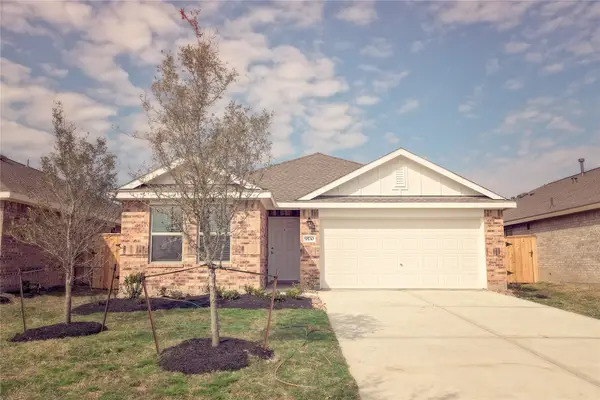 9530 Brookside Point Drive, Baytown, TX 77521