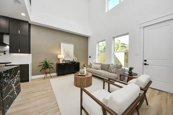 7911 Lynette Street, Houston, TX 77028