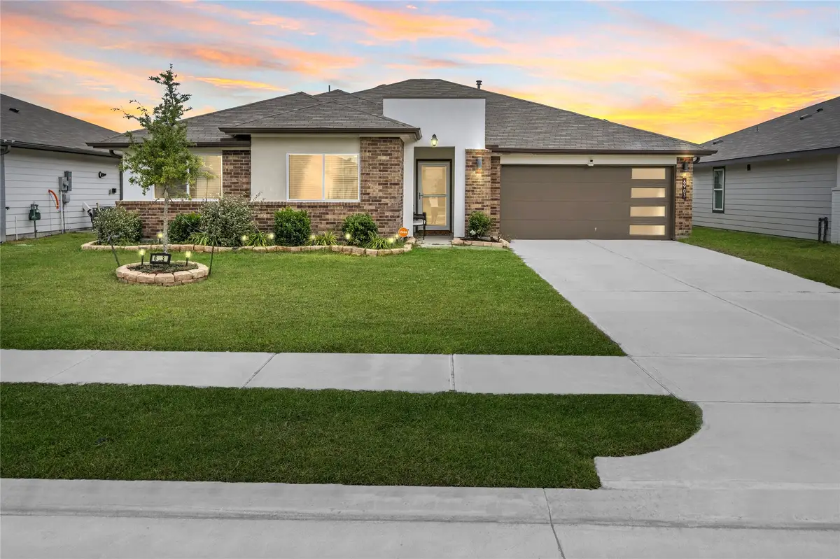 6903 Amber Cliff Lane, Richmond, TX 77469 - Image #1