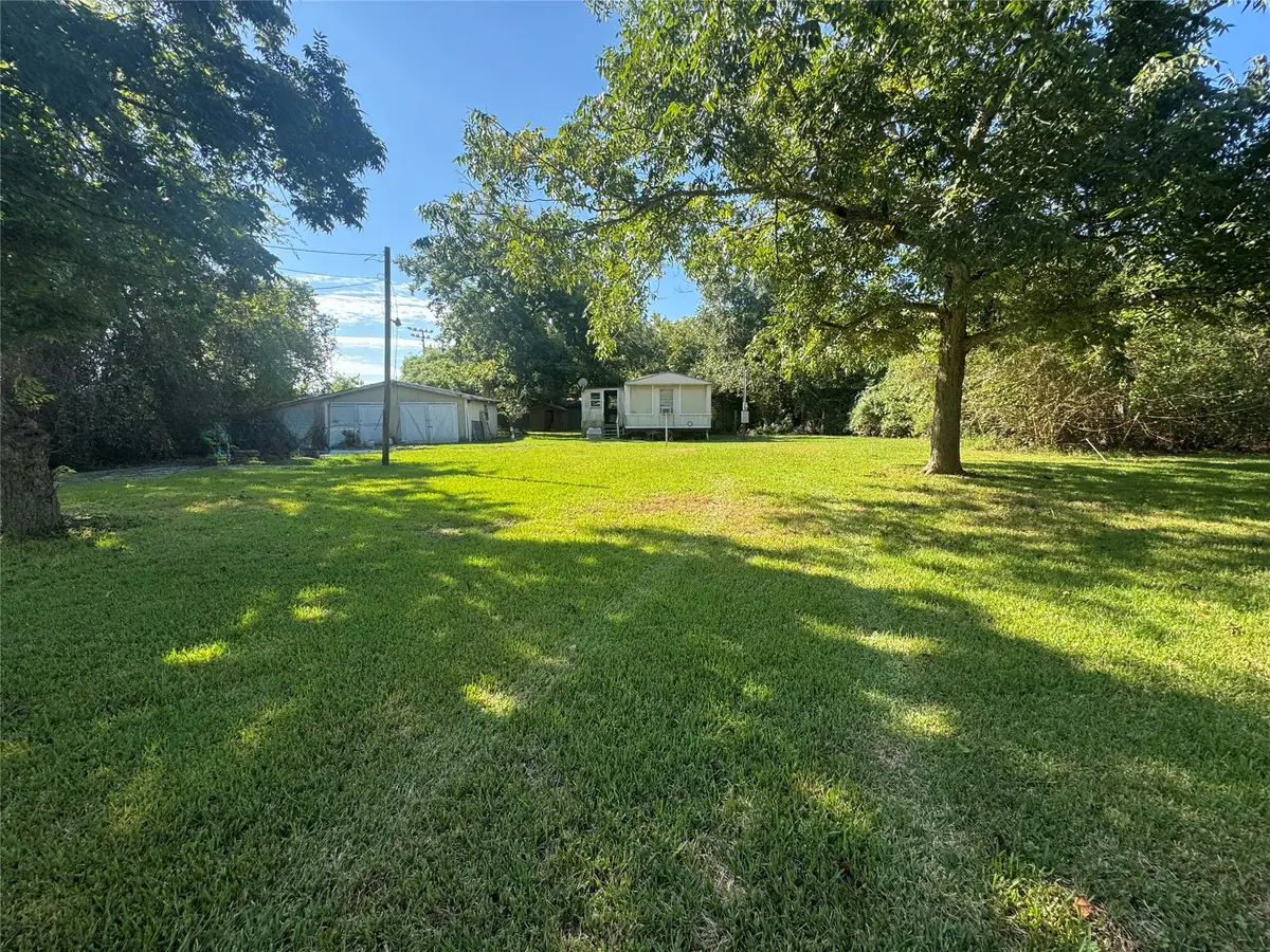 813 E Canal Road, Highlands, TX 77562 - #1