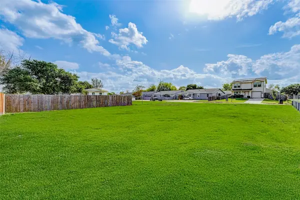 12 Becca Court, Brookshire, TX 77423