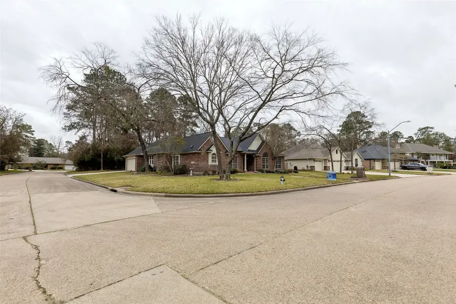 3418 Brookhaven Drive, Montgomery, TX 77356 - Image #2