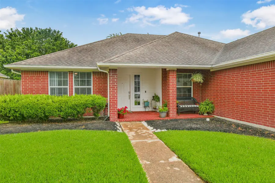 203 Green Isle Avenue, Dickinson, TX 77539 - #2