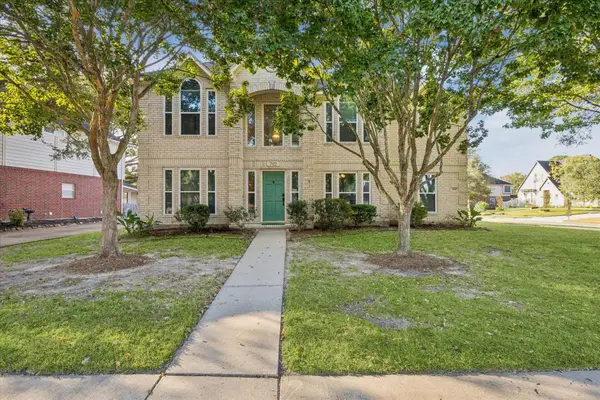 702 Huntercrest Street, El Lago, TX 77586