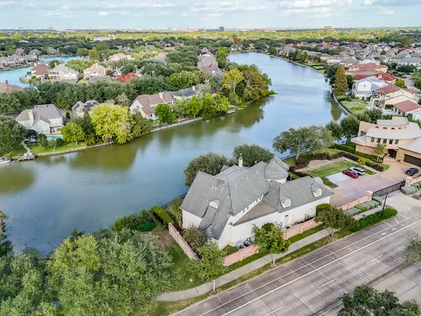 15710 Creek Bend Drive, Sugar Land, TX 77478