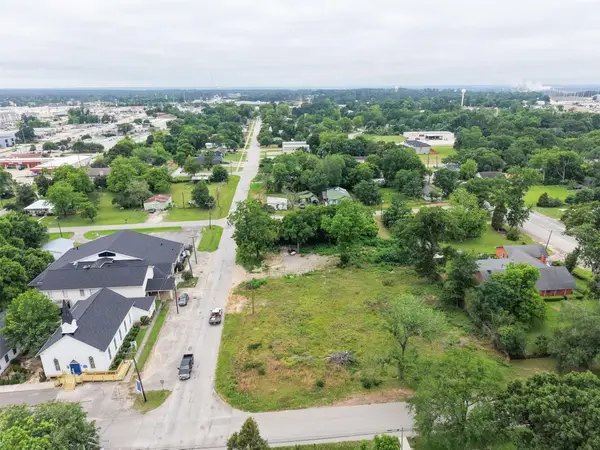 000 N Thomason St Street, Willis, TX 77378