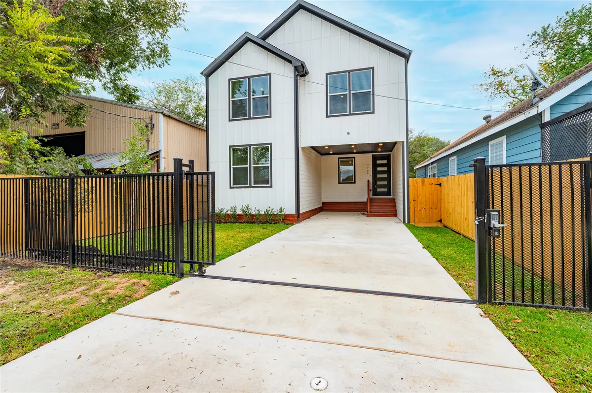7709 Avenue L, Houston, TX 77012 - #1