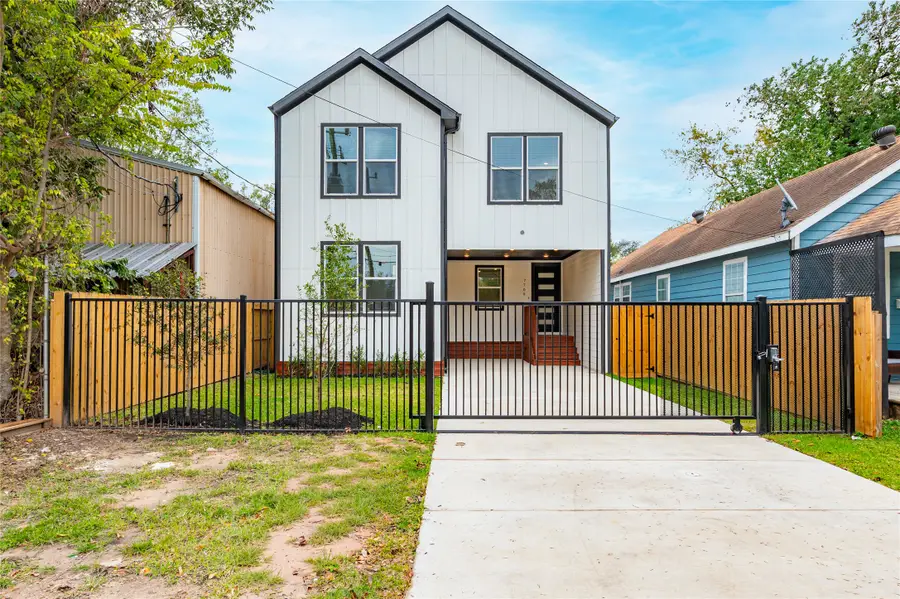 7709 Avenue L, Houston, TX 77012 - #2
