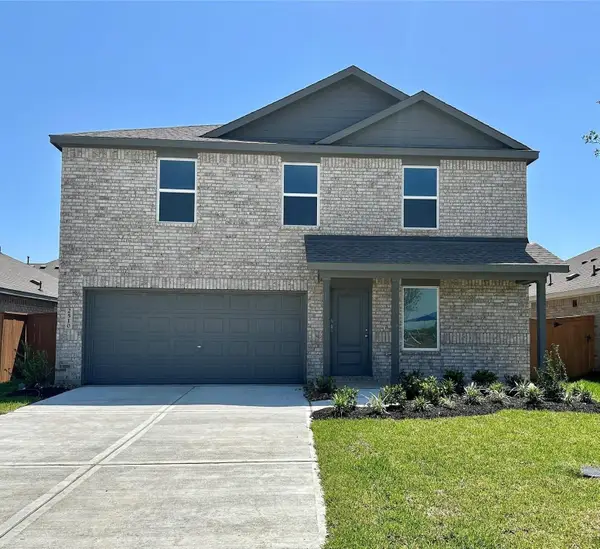 929 Woodhaven Lakes Drive, La Marque, TX 77568