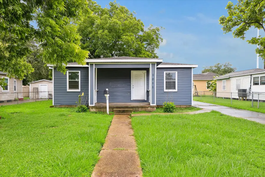1011 12th 1/2 Street N, Texas City, TX 77590 - #2