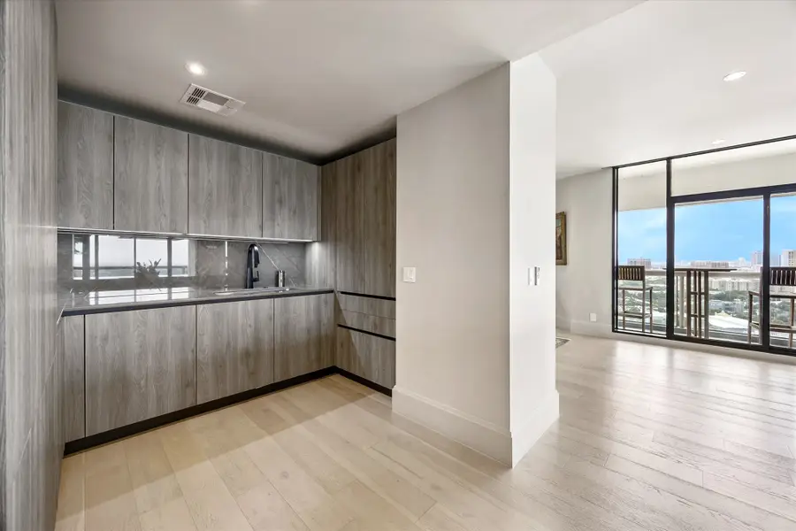 1701 Hermann Drive #22CE, Houston, TX 77019 - #3