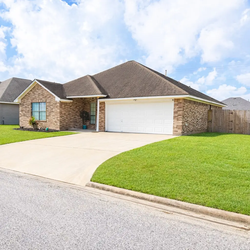 4804 Tarpon Drive, Bay City, TX 77414 - #1