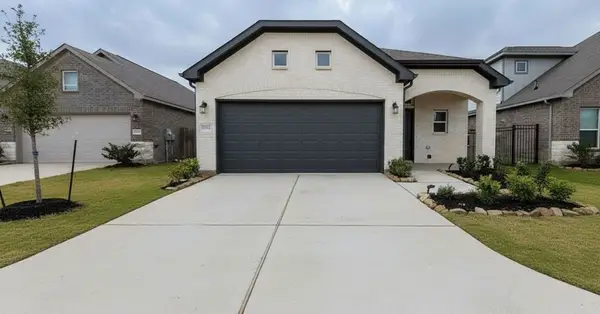 13330 Padre Bay Lane, Iowa Colony, TX 77583