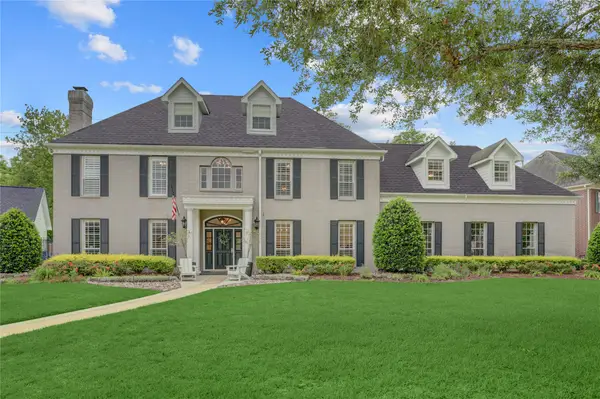 18 Dartmoor Court, Sugar Land, TX 77479