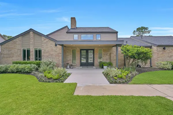 1208 Tall Pines Drive, Friendswood, TX 77546