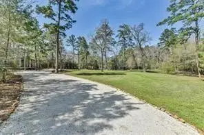 6867 Longs Circle, Waller, TX 77484