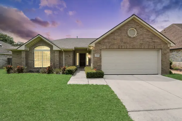 2855 Lake View Drive, Missouri City, TX 77459