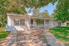 1506 1st Avenue N, Texas City, TX 77590 - #2