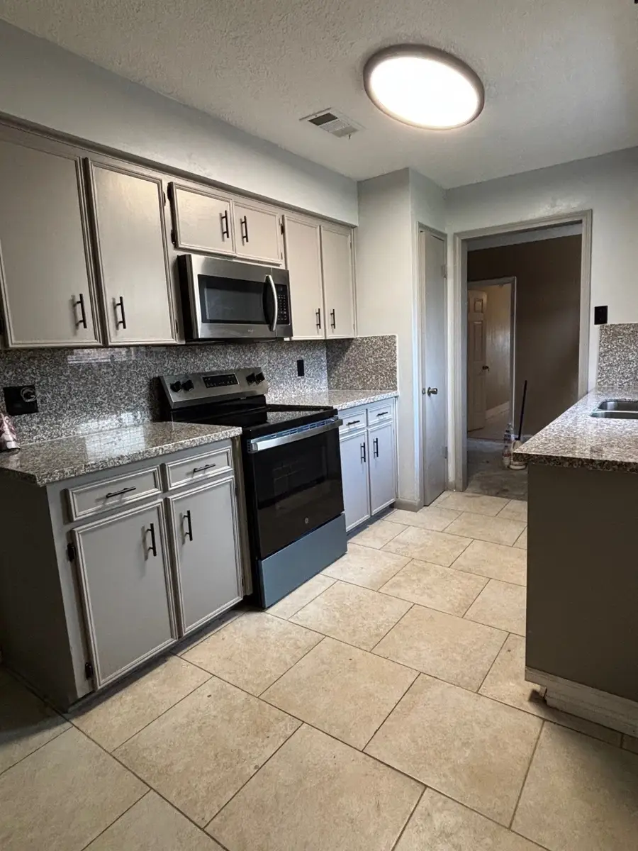 605 Meadowick Drive, Baytown, TX 77521 - Image #2