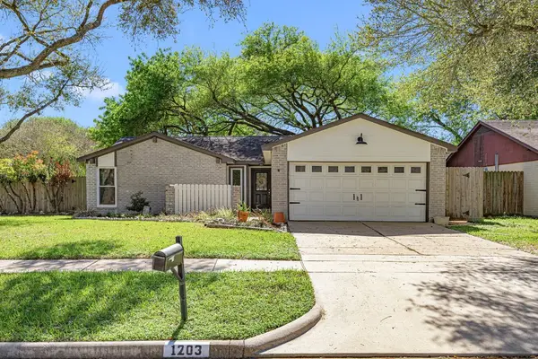 1203 Bramblebury Drive, Sugar Land, TX 77498