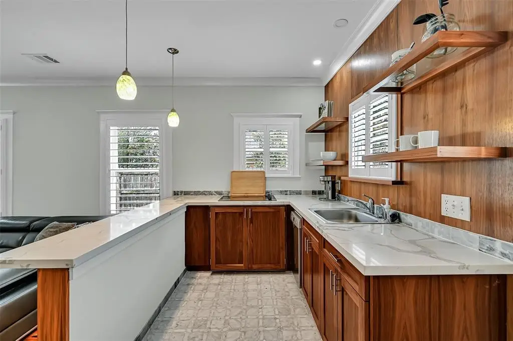 311 E 8th Street, Houston, TX 77007 - #1
