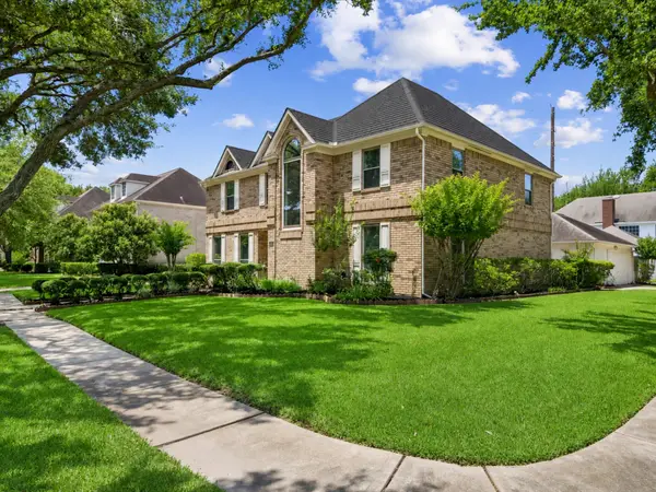 906 Venice Street, Sugar Land, TX 77478