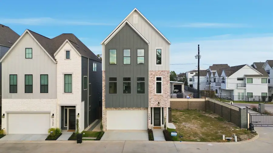 1704 Sedola Lane, Houston, TX 77055 - Image #2