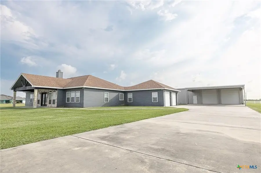 45 Blue Heron Drive N, Port Lavaca, TX 77979 - Image #2