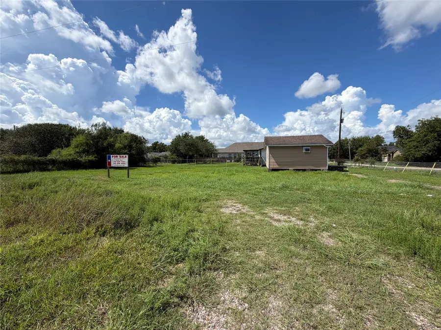 3007 Arkansas Avenue, Dickinson, TX 77539 - #2