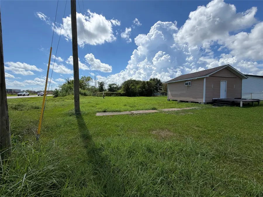 3007 Arkansas Avenue, Dickinson, TX 77539 - #3