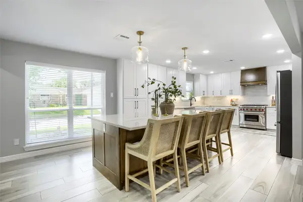9214 Bintliff Drive, Houston, TX 77074