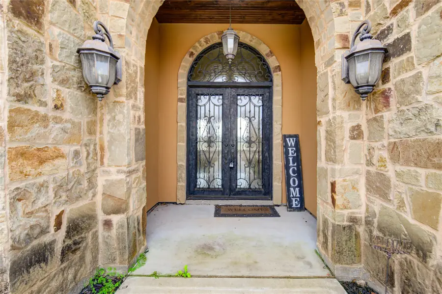 903 Chenango Drive, Angleton, TX 77515 - Image #2