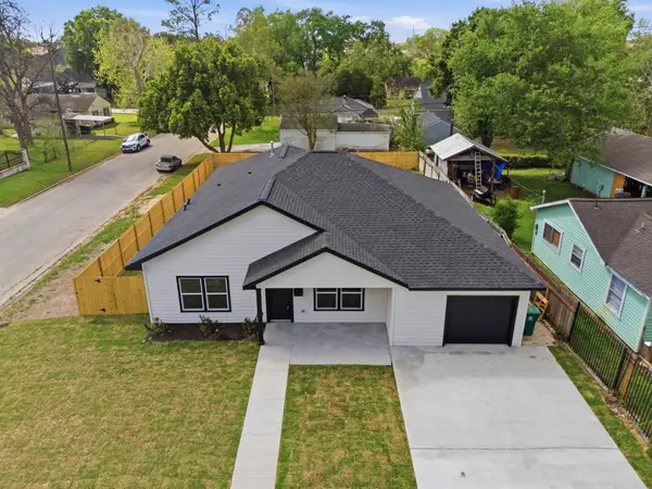 7040 Kinney Street, Houston, TX 77087