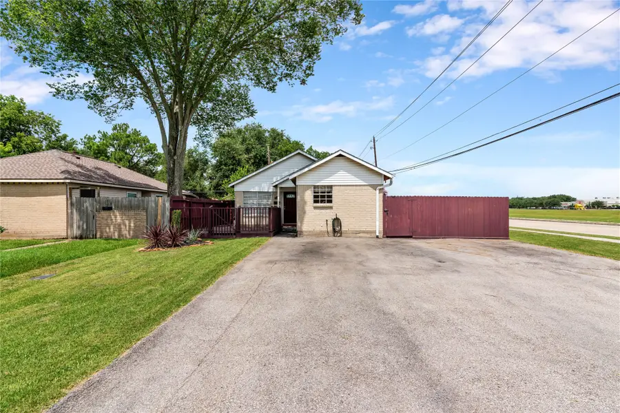2102 Pearland Avenue, Pearland, TX 77581 - #2