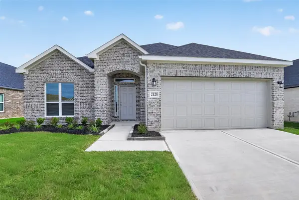 2123 Spring Hollow Drive, Baytown, TX 77521